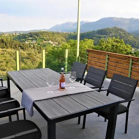 Semesterbostad View House