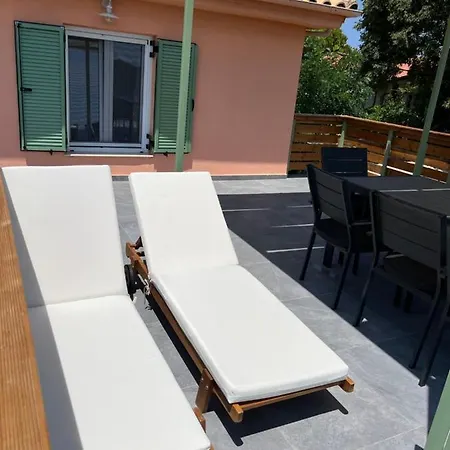 Semesterbostad View House *